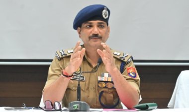 यूपी-112 देश के लिए आदर्श मॉडल, वाराणसी की हर पीआरवी बनेगी ‘चलता-फिरता सहायता केंद्र’: पुलिस कमिश्नर