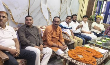 कारगिल के वीरों का स्मरण हर भारतीय का कर्तव्य : संजय गुप्ता, प्रयागराज में भाजपा कार्यकर्ताओं ने सुनी पीएम मोदी की 'मन की बात'