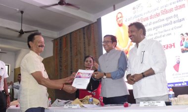 प्रयागराज में मुख्यमंत्री शिक्षक कैशलेस चिकित्सा योजना का शुभारंभ