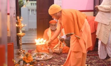 गुरु पूर्णिमा पर सीएम योगी ने गोरखनाथ मंदिर में किया महायोगी गोरखनाथ का विशिष्ट पूजन