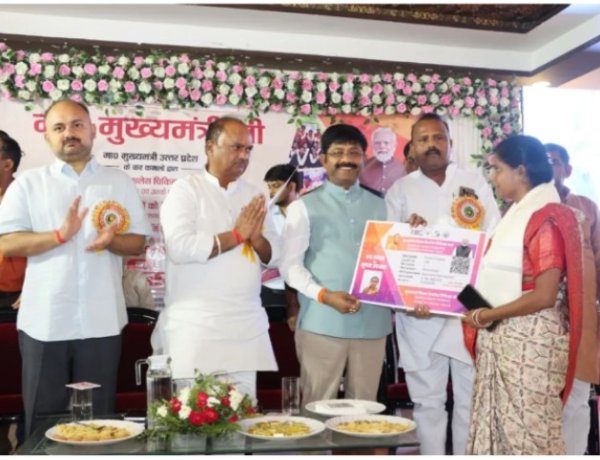 पांच लाख तक की कैशलेस चिकित्सा सुविधा से लाभान्वित होंगे शिक्षक : नन्द गोपाल गुप्ता ‘‘नन्दी’’