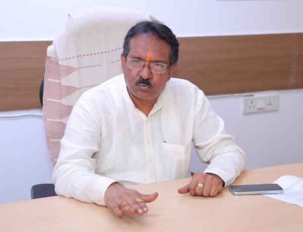 इथेनॉल मिश्रित पेट्रोल से वाहन खराब होने के दावे पर हर्ष मल्होत्रा की केजरीवाल को चुनौती