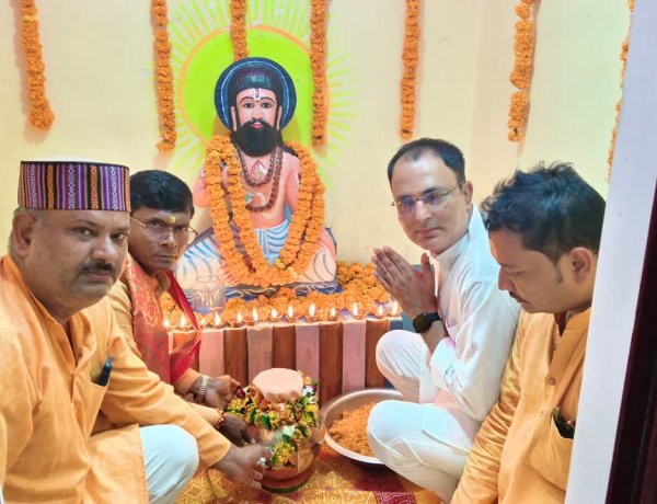 मीरजापुर: कलश यात्रा और दीपदान से गूंजा गुरु रविदास जयंती वर्ष का उत्सव