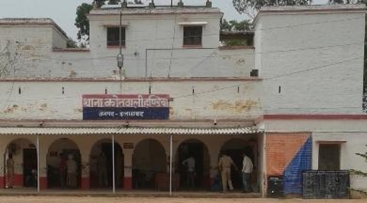 घर के अन्दर फंदे से लटका मिला युवक का शव, दरवाजा तोड़कर निकाला गया