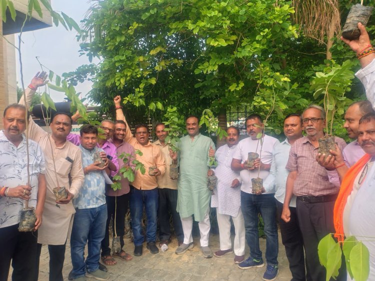 पर्यावरण से ही जीवन का अस्तित्व, हर कार्यकर्ता पौधा लगाए और उसकी देखभाल भी करे : संजय गुप्ता