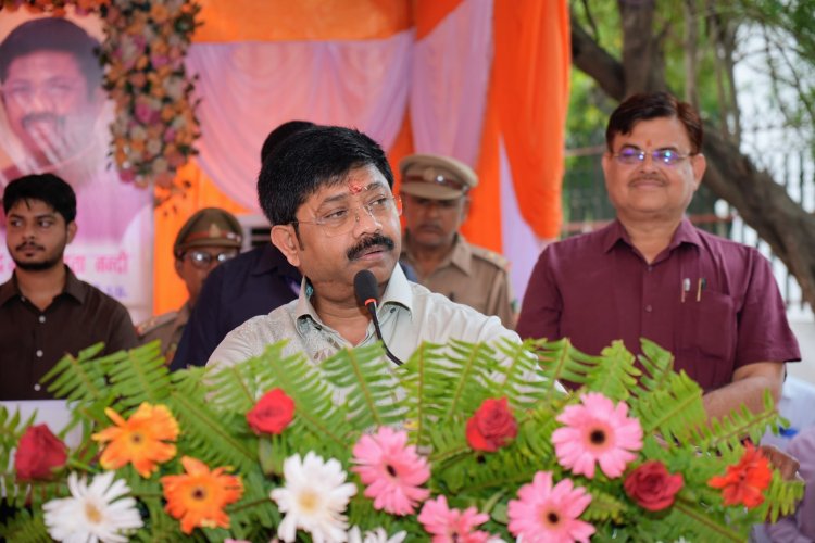 अधिक से अधिक पौधे लगाकर हरित और समृद्ध उत्तर प्रदेश के निर्माण में बनें सहभागी : मंत्री नंदी