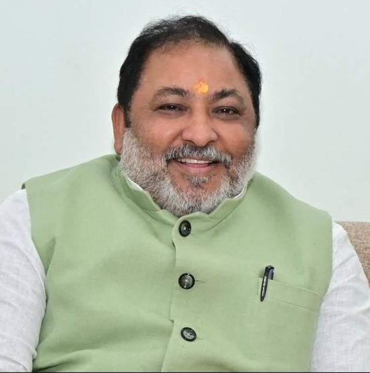 मुख्यमंत्री ग्राम परिवहन योजना से 56 जिलों में 215 बसों का संचालन शुरू : दयाशंकर सिंह