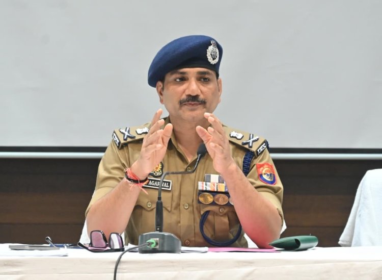यूपी-112 देश के लिए आदर्श मॉडल, वाराणसी की हर पीआरवी बनेगी ‘चलता-फिरता सहायता केंद्र’: पुलिस कमिश्नर