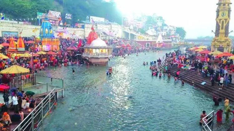 हरिद्वार में उल्लास पूर्वक मना गुरु पूर्णिमा पर्व, संतों ने कहा- गुरु ही जीवन का आधार, श्रद्धा से ही मिलती है मुक्ति