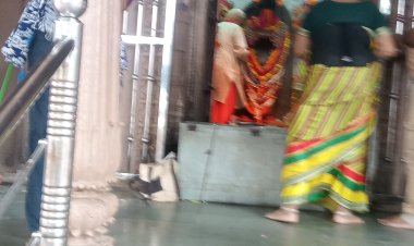 प्रयागराज में है विश्व का एक मात्र नागराज वासुकी का मंदिर
