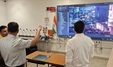 मंडलायुक्त पहुंचे काशी विश्वनाथ धाम, सावन के पहले सोमवार पर व्यवस्थाओं का लिया जायजा
