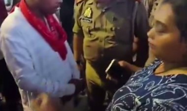 काशी विश्वनाथ मंदिर में वीआईपी दर्शन के नाम पर ठग लिये चार हजार, पुलिस ने वापस दिलाई धनराशि