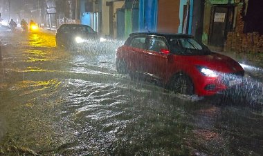 जौनपुर में झमाझम बारिश से मिली गर्मी से राहत, जलभराव ने खोली नगर पालिका के दावों की पोल