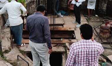 मीरजापुर : नहर में झाड़-झंखाड़ देख चीफ ने एसडीओ को लगाई फटकार, स्लूस गेट की मरम्मत का लिया जायजा