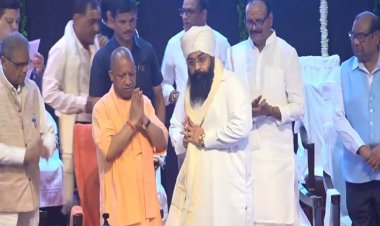 कांग्रेस ने सत्ता के लिए देश के टुकड़े किए : योगी आदित्यनाथ