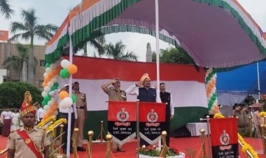 स्वतंत्रता सेनानियों के बलिदान से प्रेरणा लेकर कर्तव्यों के प्रति समर्पित हों : रजनीश अग्रवाल