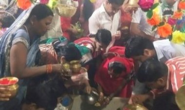 सावन माह की तीसरी सोमवारी को शिवलिंग पर जलाभिषेक के लिए शिव भक्तों की उमड़ी भीड़
