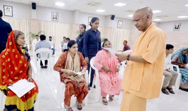 मुख्यमंत्री योगी के जनता दर्शन में सीतापुर की रोली के जीवन में खुशियों की ‘बारिश