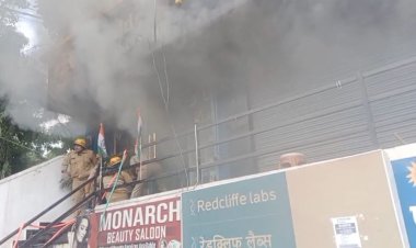 किड्स बैकर्स में शॉर्ट सर्किट से आग, 10 लाख का बेकरी का सामान जलकर राख