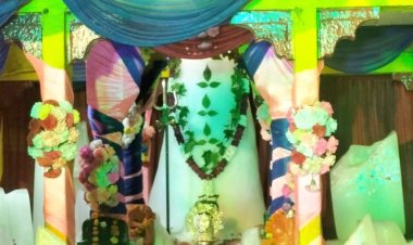बर्फ शिवलिंग से सजे बाबा मुक्तेश्वर नाथ महादेव, महापौर ने की महाआरती