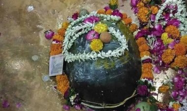 सावन के चौथे और आखिरी सोमवार को शिवमय हुई काशी नगरी में चंहुओर कंकर-कंकर शंकर का भाव