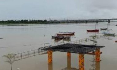 गंगा-यमुना का जलस्तर लगातार घटा, सभी तटबंध सुरक्षित