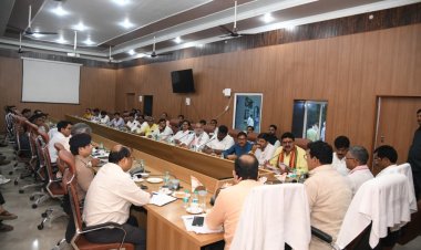 ऊर्जा मंत्री ए.के. शर्मा ने जौनपुर में विकास कार्यों की समीक्षा की