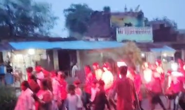 डीजे की धुन पर थिरकते निकला भक्तों का सैलाब, तीन किमी लंबा काफिला पहुंचा विंध्यधाम