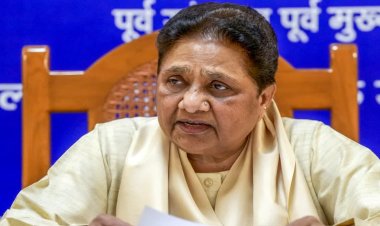 मायावती की लखनऊ में पदाधिकारियों के साथ बैठक जारी, विधानसभा चुनाव काे लेकर कर रहीं चर्चा