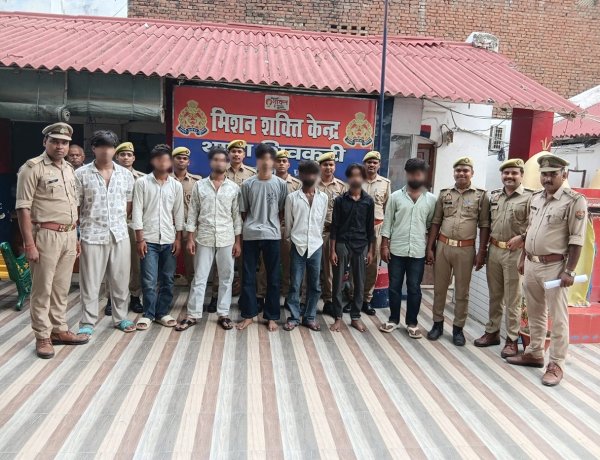 अवैध देशी बम के साथ सात वांछित गिरफ्तार