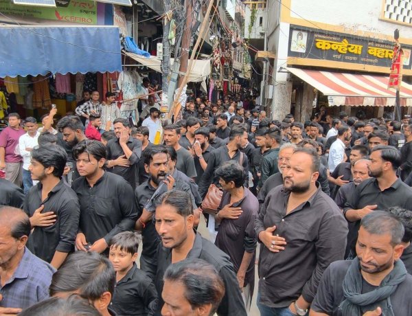 वाराणसी में गमगीन माहौल में मना चेहल्लुम, 'या हुसैन' की सदाओं से गूंजे मातमी जुलूस