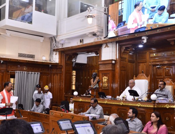 योगी सरकार के जनहित बजट में शिक्षा और कृषि को प्राथमिकता