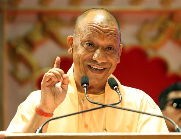 अफवाह फैलाने वालों और उपद्रवियों पर जीरो टॉलरेंस की कार्रवाई हो: मुख्यमंत्री योगी आदित्यनाथ