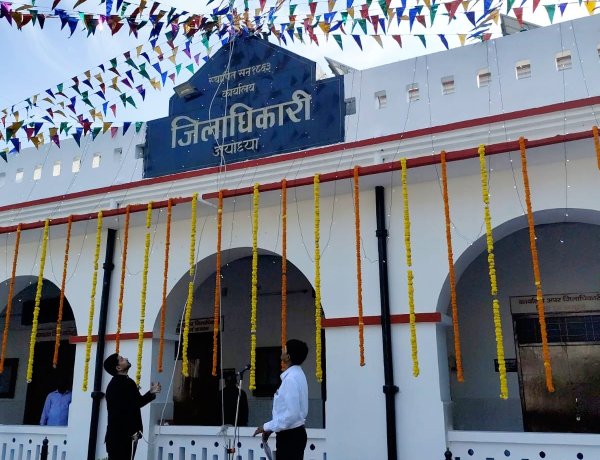 स्वतंत्रता दिवस पर अयोध्या मंडल में गरिमापूर्ण ढंग से हुआ ध्वजारोहण