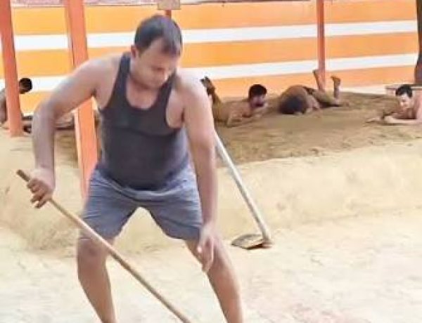वाराणसी में नागपंचमी पर्व पर अखाड़ा रहेंगे गुलजार,पहलवानों ने जमकर किया रियाज