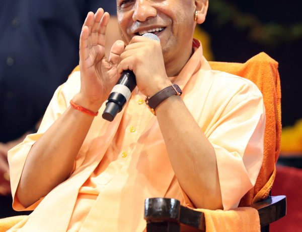 योगी सरकार ने 60 साल से अधिक उम्र की महिलाओं की निशुल्क बस यात्रा में एक और बड़ी सुविधा दी