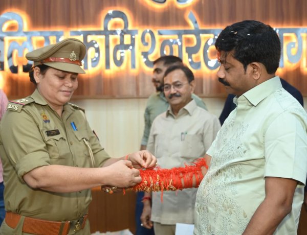 प्रयागराज में नन्दी के साथ बहनों ने मनाया रक्षाबंधन, 1,500 से ज्यादा महिलाओं ने बांधी राखी