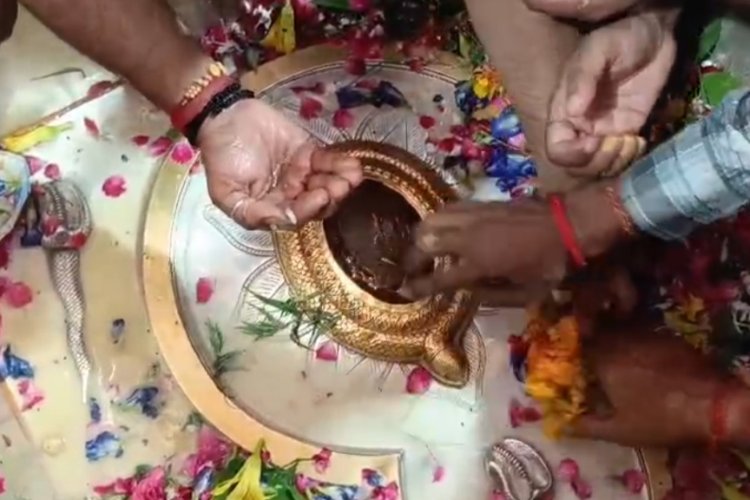 सावन के पहले सोमवार पर शिवालयों में उमड़ा आस्था का सैलाब