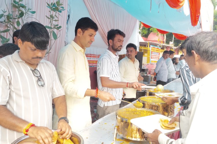 सावन में सेवा और भक्ति से मजबूत होती है भाईचारे की भावना : रवि बाजपेयी