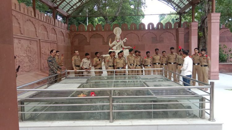 एनसीसी कैडेट्स ने किया ऐतिहासिक प्रयागराज किले का भ्रमण, भारत की प्राचीन सभ्यता से हुए रुबरु