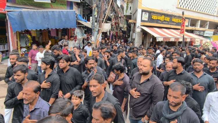 वाराणसी में गमगीन माहौल में मना चेहल्लुम, 'या हुसैन' की सदाओं से गूंजे मातमी जुलूस
