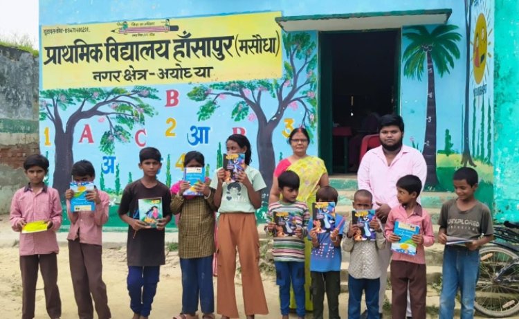 कबाड़ बीनने वाले 25 बच्चों के हाथों में पहुंचीं किताबें, अब सरकारी स्कूल में करेंगे पढ़ाई
