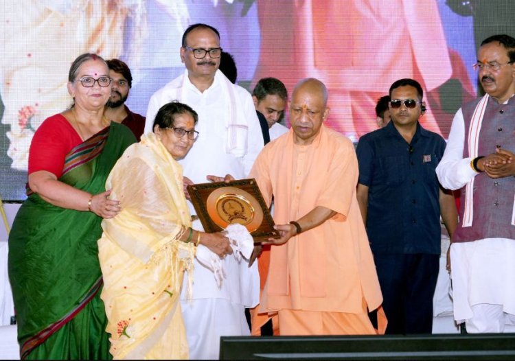 कांग्रेस के नेताओं ने किया था क्रांतिकारियों को सजा दिलाने का पाप: मुख्यमंत्री योगी