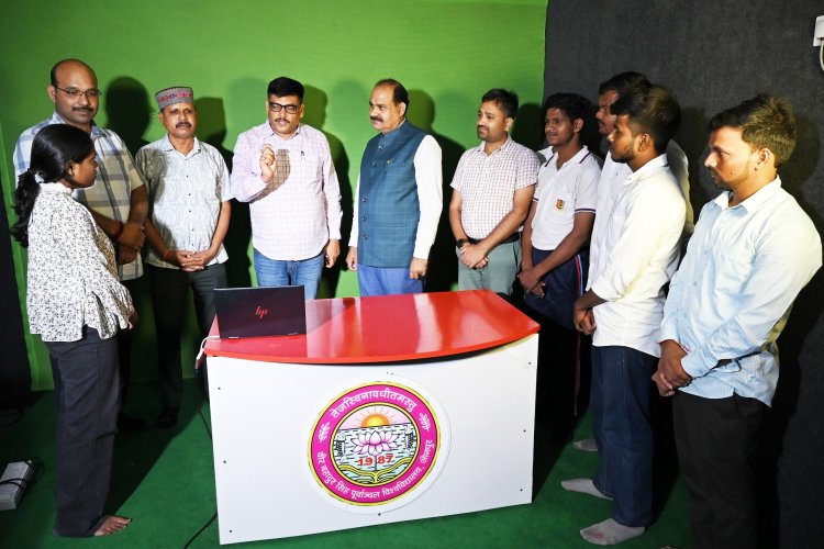 डिजिटल दौर में पत्रकारिता के लिए तकनीकी दक्षता जरूरी: बृजेश सिंह