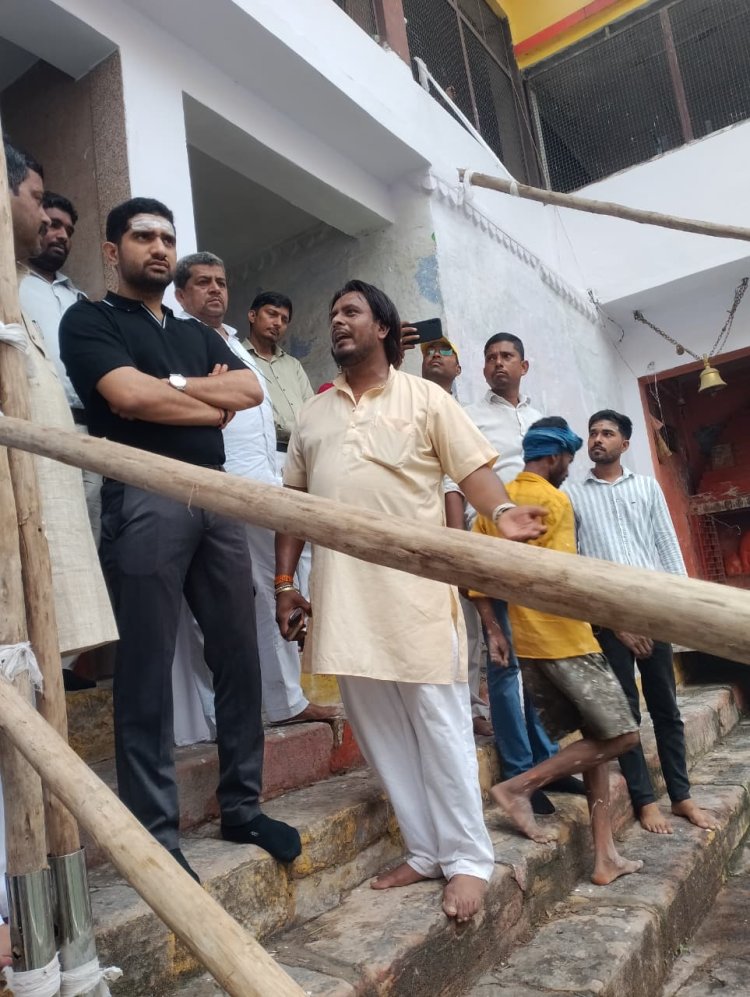 वाराणसी : नागकूप पर नगर आयुक्त ने परखीं नागपंचमी मेले की तैयारियां, लाइटिंग और स्वच्छ जल आपूर्ति पर विशेष जोर