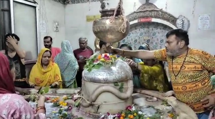सावन के आखिरी सोमवार पर शिवालयों में उमड़ा आस्था का सैलाब