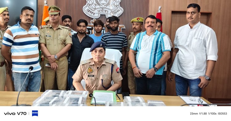 असलहा तस्कर गिरोह का भंडाफोड़, तीन गिरफ्तार, 12 अवैध हथियार और चोरी की दो बाइक बरामद,