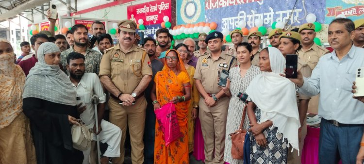 रेलवे यात्रियों के लिए खुशखबरी, जीआरपी ने बरामद किए 611 गुम मोबाइल फोन