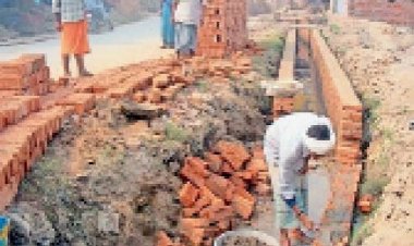 अयोध्या मंडल में 204 निर्माण कामगार परिवारों को मिला आर्थिक संबल