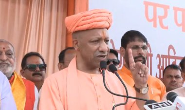 प्रयागराज में लूट का बड़ा खुलासा, पुलिस मुठभेड़ में अपराधी को लगी गोली; चार आरोपी गिरफ्तार, कार-पिस्टल और तमंचा बरामद